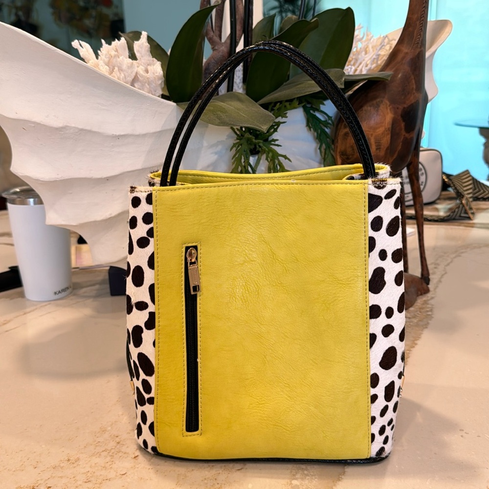 Stunning  maze color leather bag with pony hide sides and adjustable strap💕💕